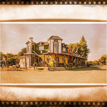 Black Bear Motel Davenport Exterior photo