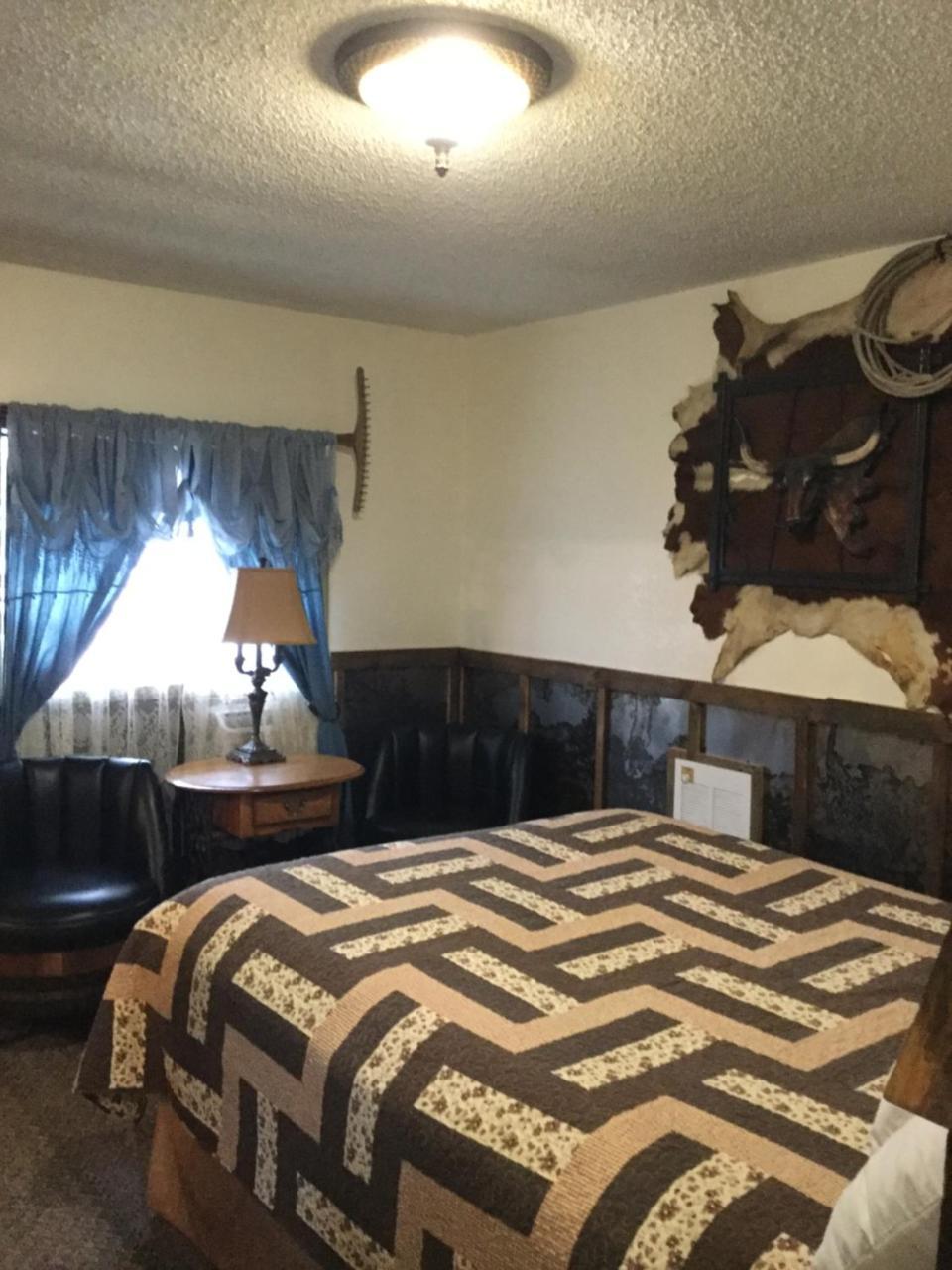 Black Bear Motel Davenport Exterior photo