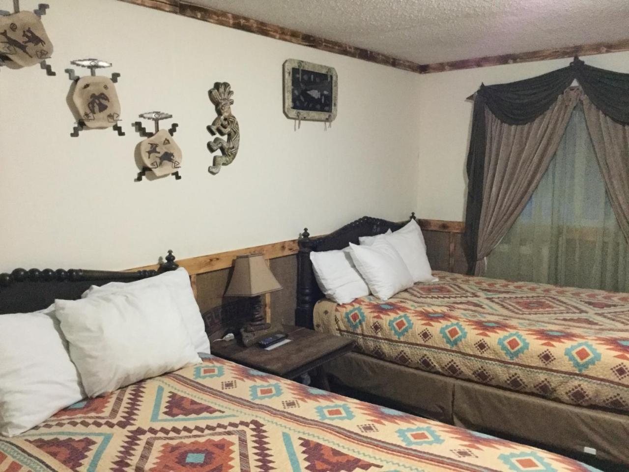 Black Bear Motel Davenport Exterior photo